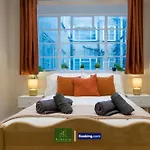 Three Bedroom Apartment By Arhouse Apartments Short Lets & Serviced Accommodation Willesden With Free Wi-Fi & Terrace