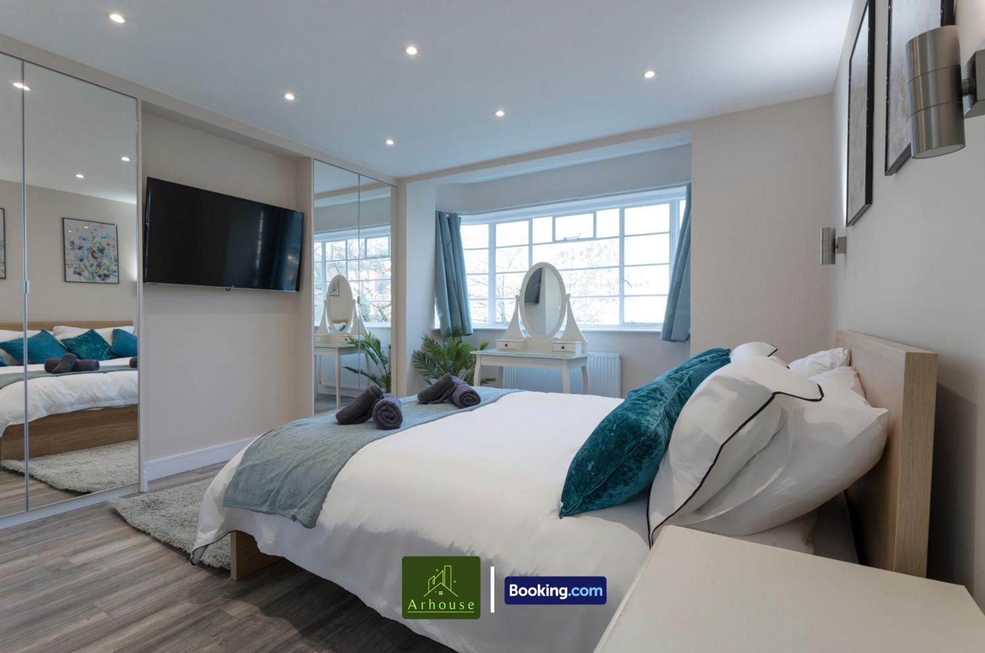 Appartamento Three Bedroom By Arhouse Short Lets & Serviced Willesden With Free Wi-fi & Terrace *