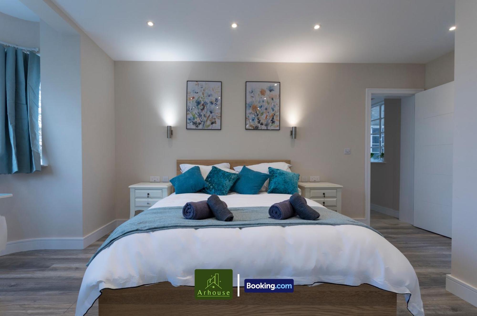 Three Bedroom By Arhouse Short Lets & Serviced Willesden With Free Wi-fi & Terrace * Londra
