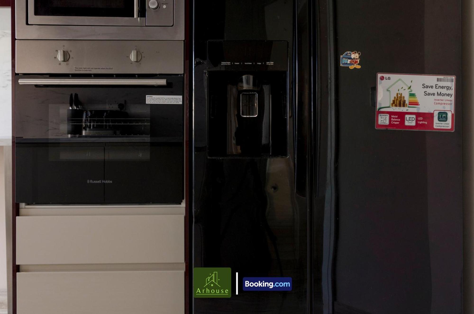 Apartment Three Bedroom By Arhouse Short Lets & Serviced Willesden With Free Wi-fi & Terrace